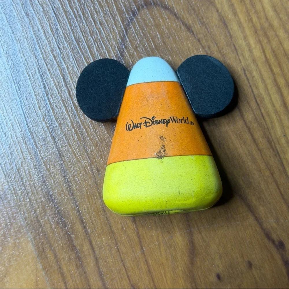 Walt Disney World Parks Vintage Car‎ Antenna Topper Happy Halloween Candy Corn